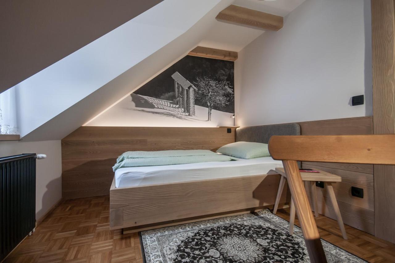 Guesthouse Pri Zalogarju Zelezniki Kültér fotó