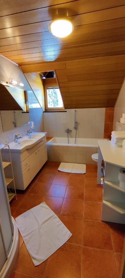 Guesthouse Pri Zalogarju Zelezniki Kültér fotó