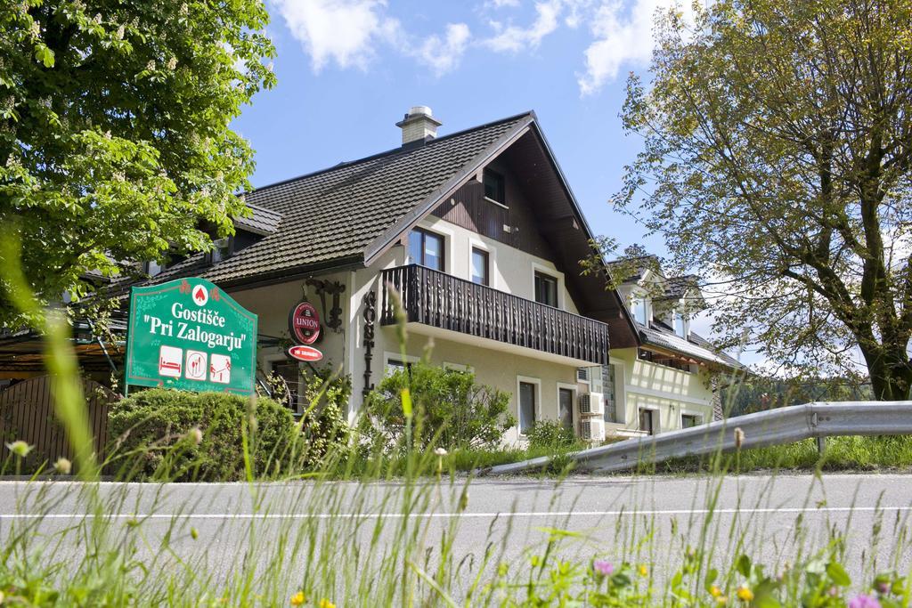 Guesthouse Pri Zalogarju Zelezniki Kültér fotó