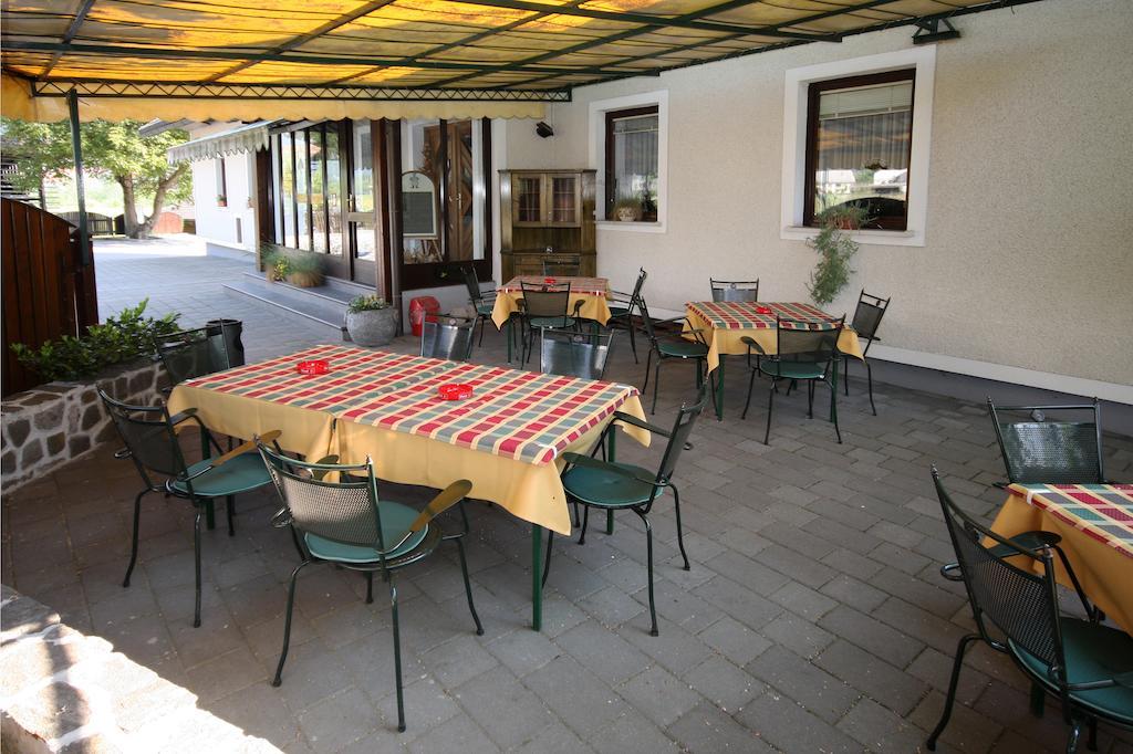 Guesthouse Pri Zalogarju Zelezniki Kültér fotó