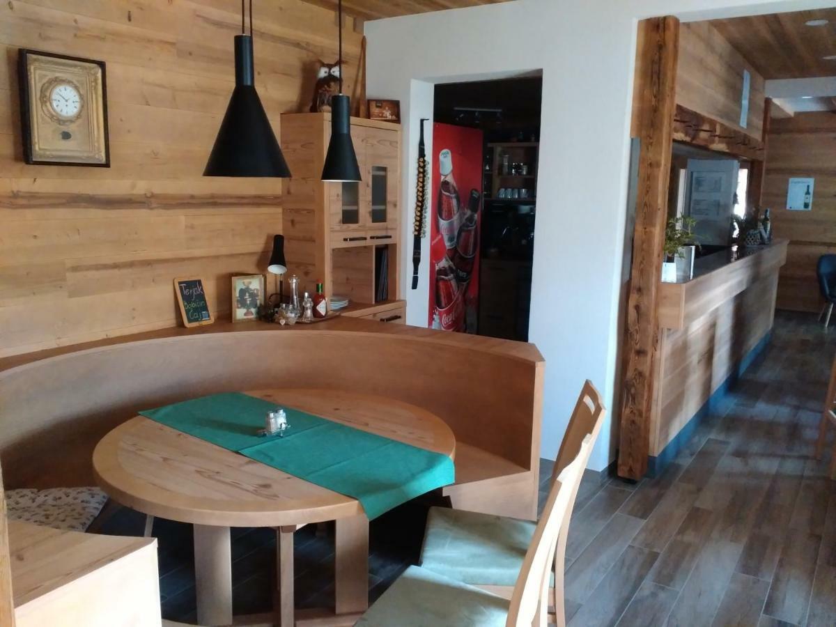 Guesthouse Pri Zalogarju Zelezniki Kültér fotó
